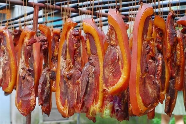 腊肉发霉了怎么处理，发霉腊肉怎么洗又快又干净（长满霉菌的腊肉还能吃吗）