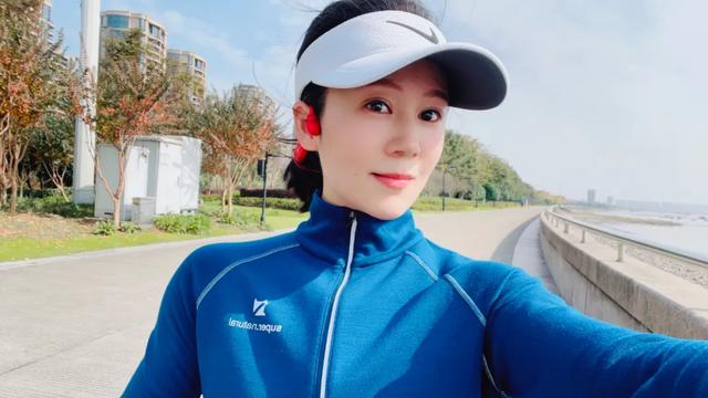 她用慢跑让自身在岁月里沉积出最美丽的人的样子