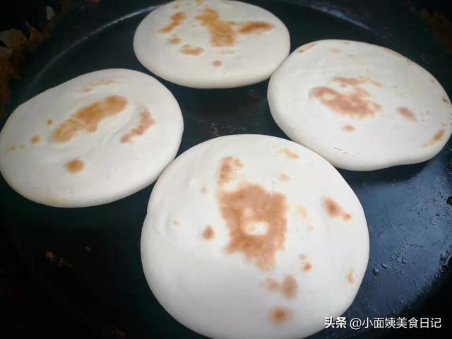 羊肉泡馍怎么吃，吃羊肉泡馍的正确姿势（体验舌尖上西安的味道）