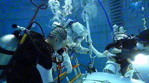 出舱的背后：天上的每一个动作，地面都要反复模拟