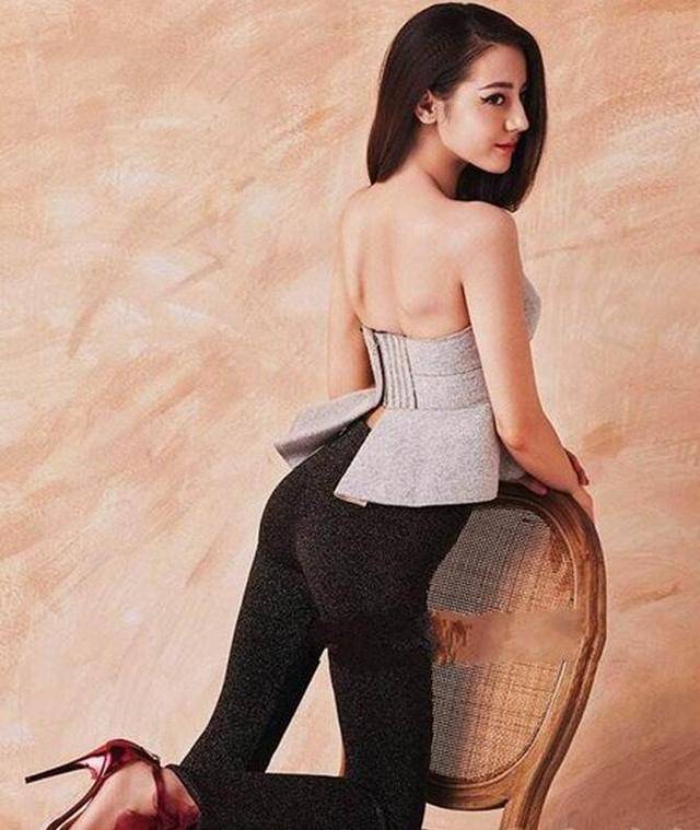 娜扎谈爱情与事业的关系的详细新闻