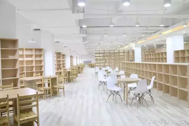 i 最 震 撼 i-武汉商学院图书馆-鹤鸣湖上的图书馆静驻于水天之间
