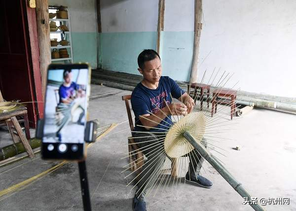 安吉抖音自主账号代运营流量高吗(他曾在养猪场工作十余年，靠一手竹编绝活走红抖音，获赞近4000万)  第1张