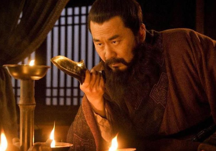 孔融让梨恐怖真相孔融为什么弑母