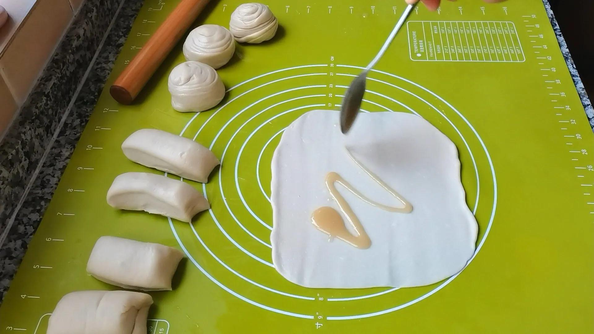 自制手抓饼皮的做法（13个步骤制作简单干净又卫生）