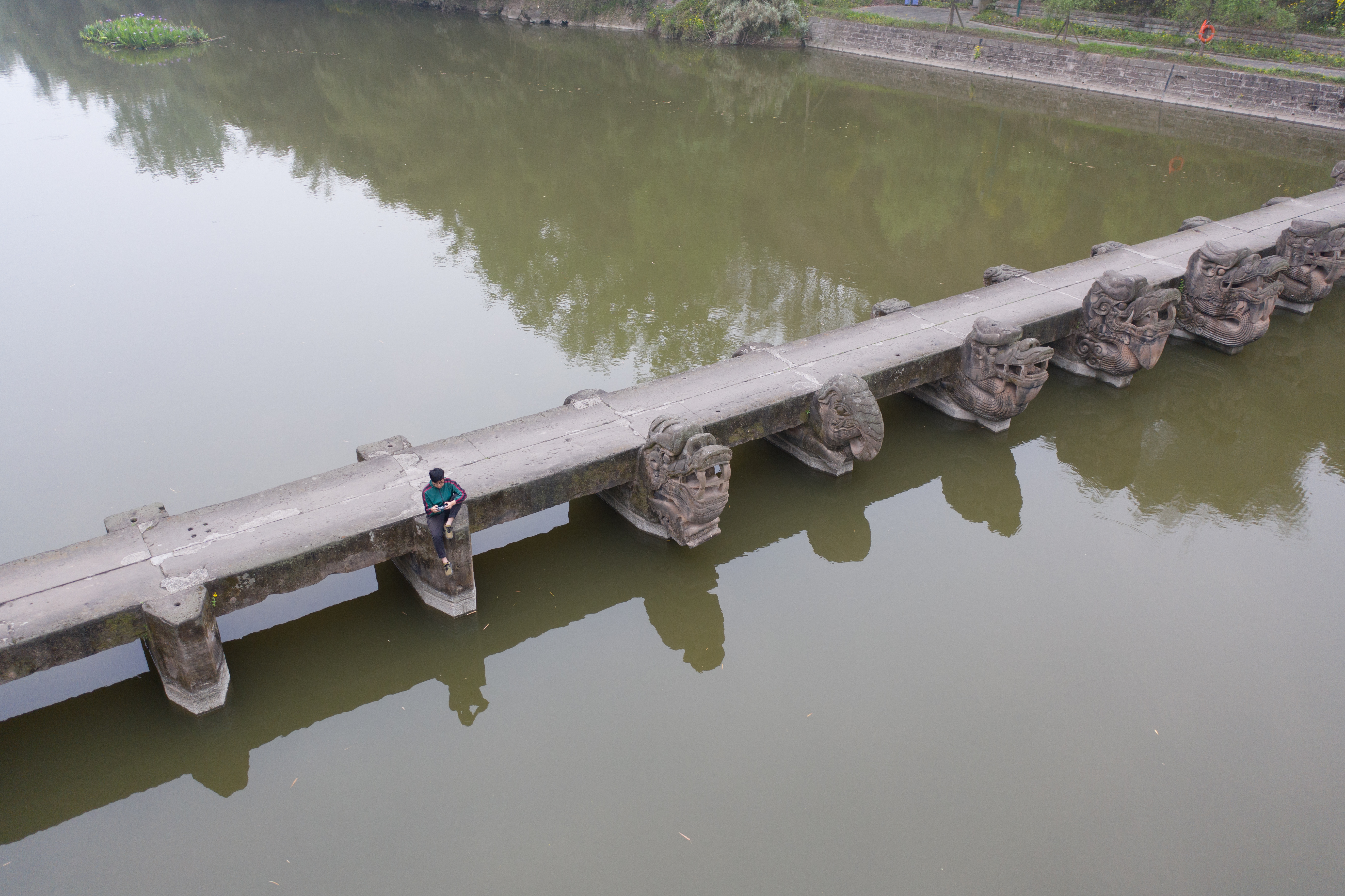 中国最大的龙雕石梁板桥龙脑桥地震也没有把它损毁