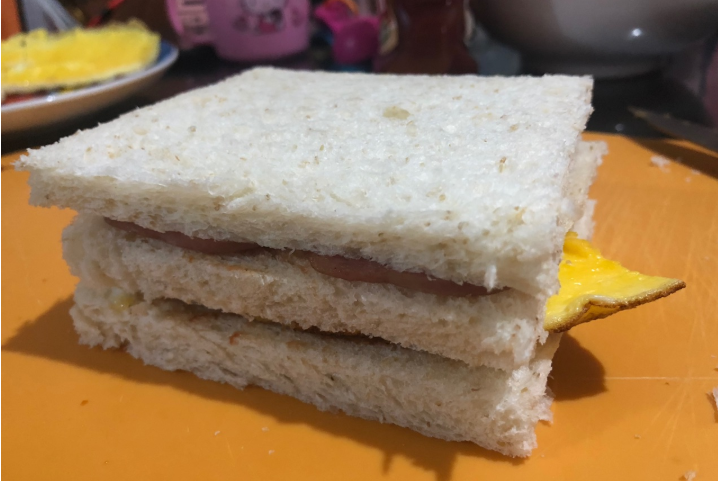 如何做三明治（几分钟就能搞定的早餐三明治，在家做超简单，孩子一口气全吃光）