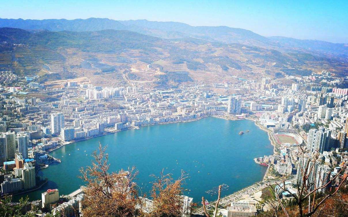 个旧房价多少钱一平方又一鹤岗来了