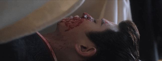 《周生如故》中仔细看行刑画面,用的是那种小刀,应该不是真的去掉骨头