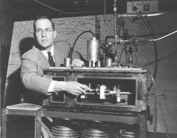 激光笔，激光切割，激光扫描——激光是如何被发明出来的？