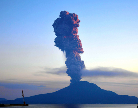日本樱岛火山喷发是怎么回事关于日本樱岛火山喷发死了多少人的新消息