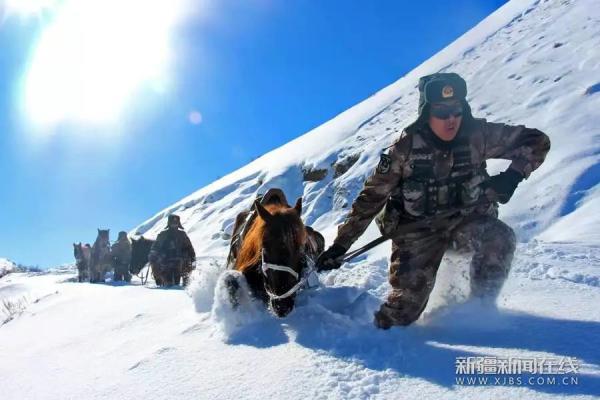 实拍边防战士冬季巡逻路的详细新闻