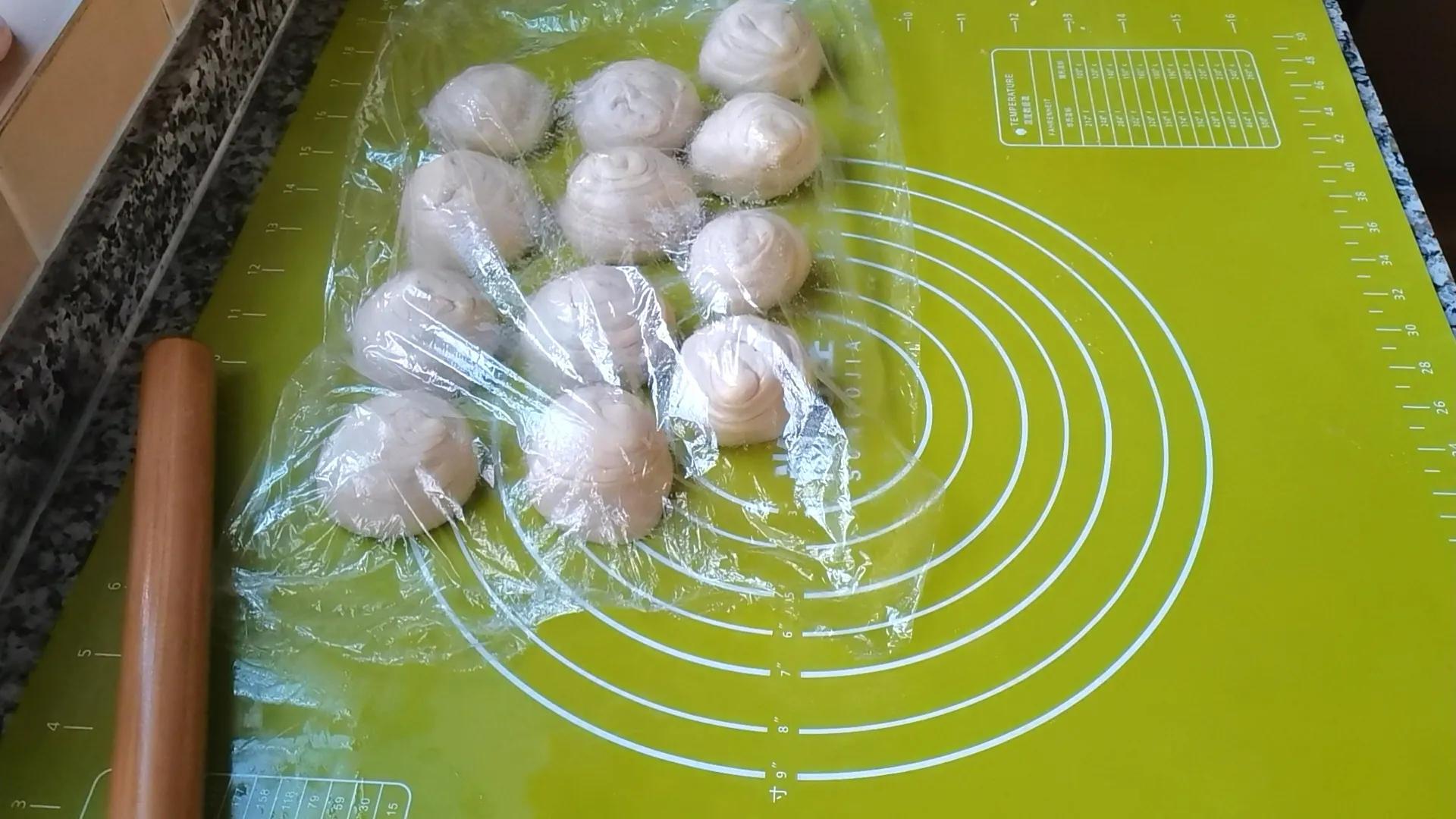 自制手抓饼皮的做法（13个步骤制作简单干净又卫生）