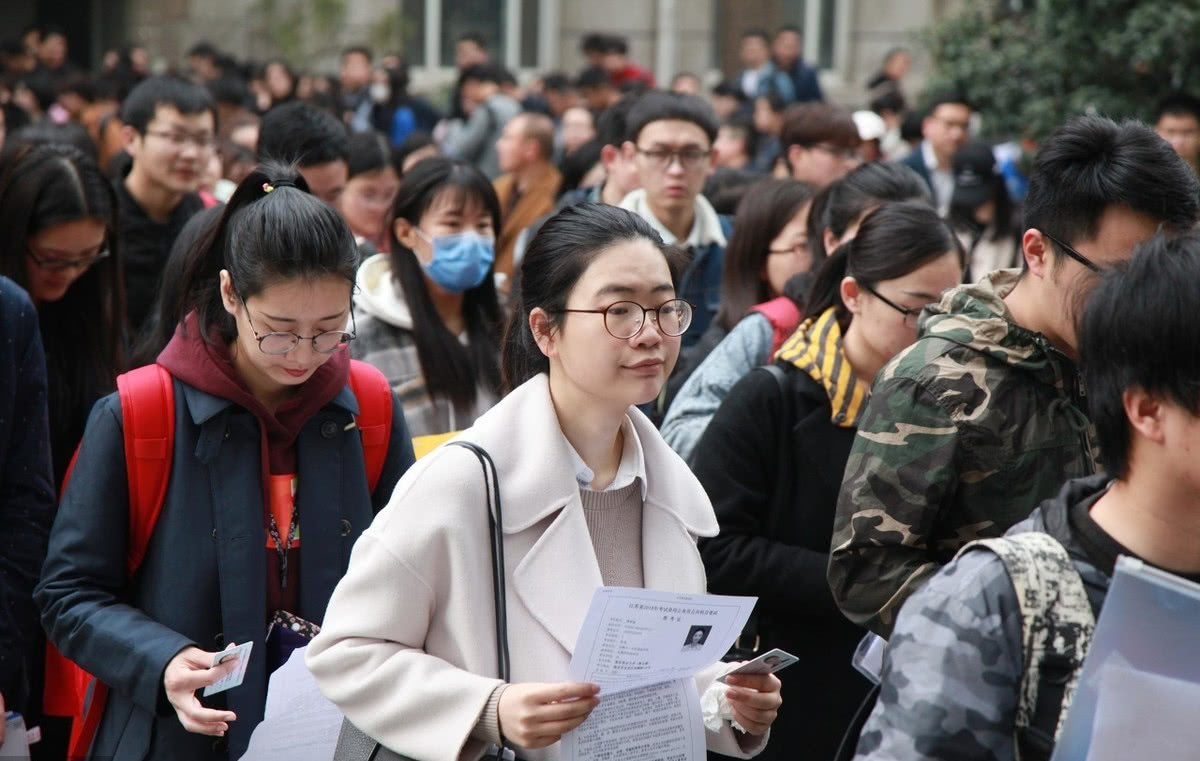 公务员学校(哪些大学专业 郁金香