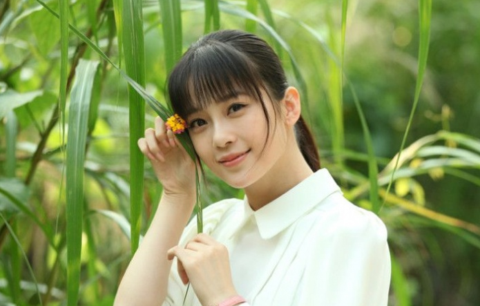 《就让咖啡有点甜《爱在春天》等电视剧之后,就在22岁的时候主演了