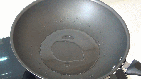 海鲜面的家常做法（7个步骤教你做美味的海鲜面）