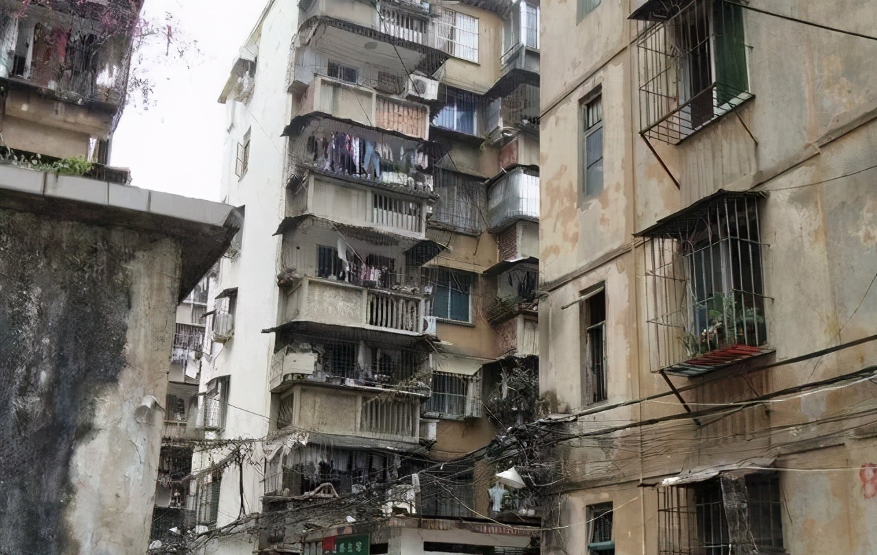 世纪宏达八十年代建成的预制板商品房成危房了吗楼房还能住多久