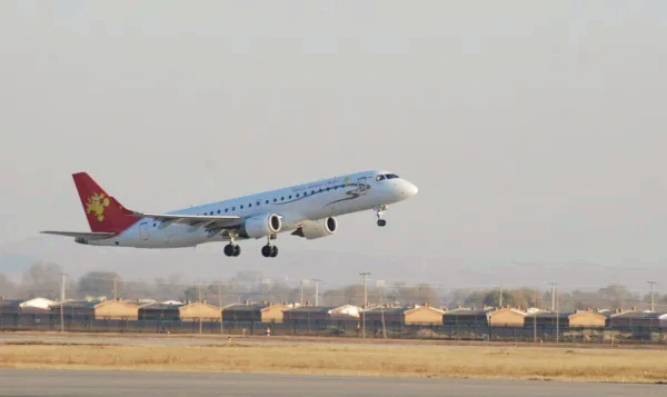 8387号航班伊春空难机长扔下乘客逃跑致44人遇难被追究刑责