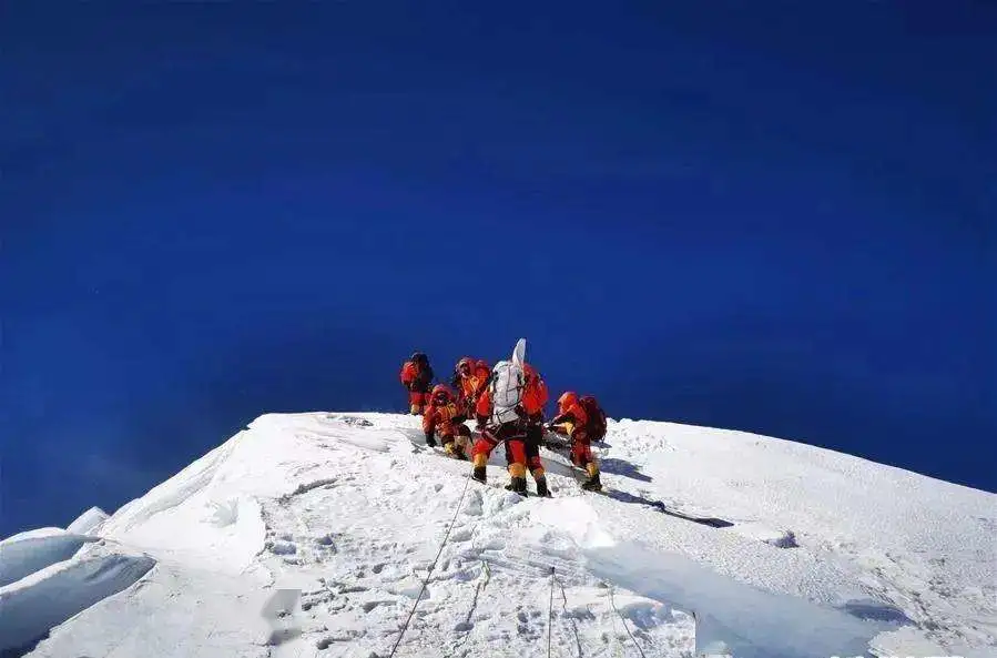 360度无死角照明？极简自由拆卸组装？“新王”国货头灯横空出世