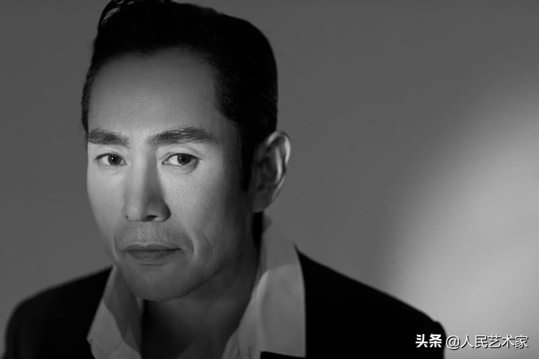人世间中冯化成的扮演者成泰燊竟是享誉国内外的影帝曾是钢铁厂的