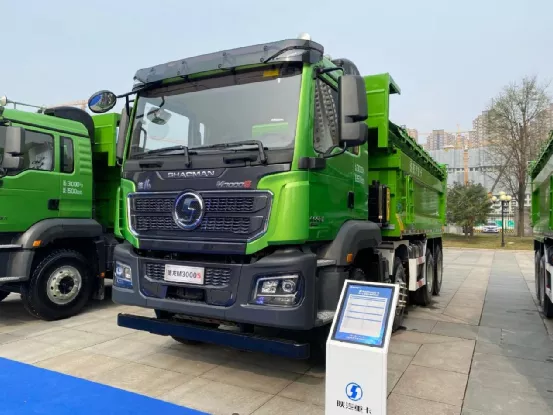 陕汽德龙m3000 s 8×4城建渣土运输自卸车