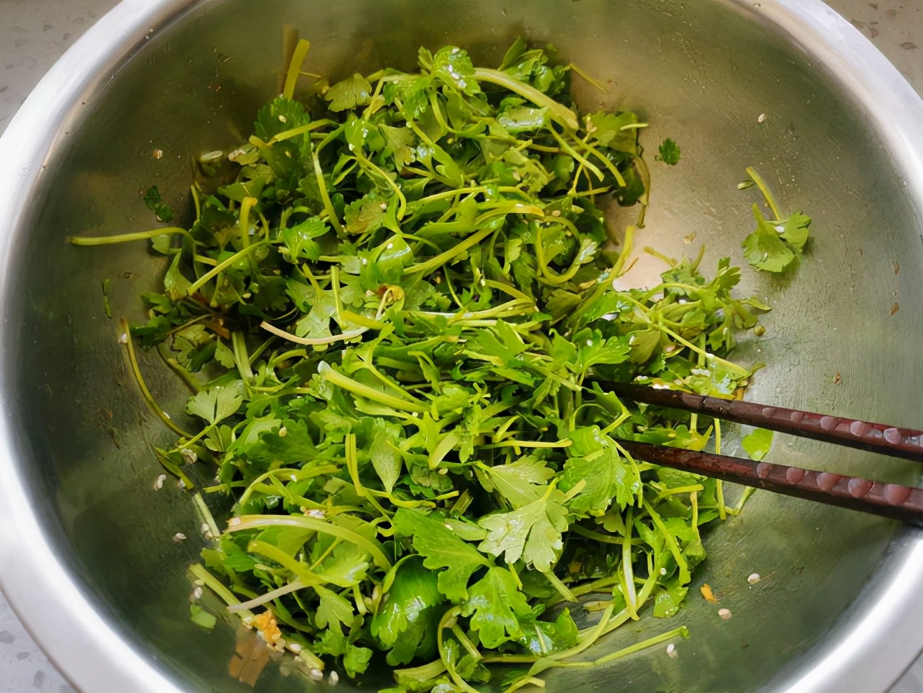 芹菜凉拌怎么做好吃年夜饭