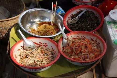 西双版纳吃的美食，西双版纳最值得去的美食（旅游景点好吃不好吃小吃盘点16）