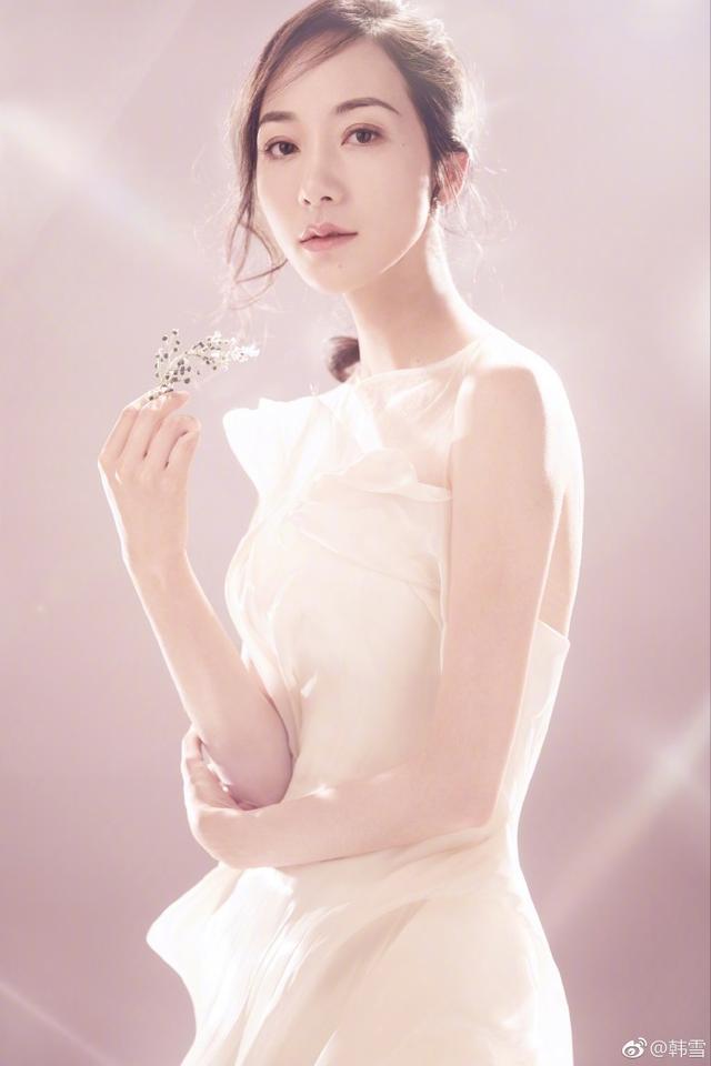 韩雪亲生母亲讲述被抛弃的原因，网友：难怪这么完美