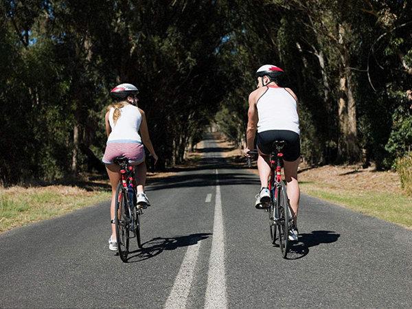 梦见骑自行车带人，梦见骑自行车带人下坡（好梦or恶梦~梦见自行车）