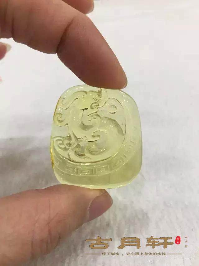 蜜蜡俄料和乌料有啥区别，蜜蜡俄料和乌料有啥区别吗（只在乌克兰琥珀和蜜蜡）