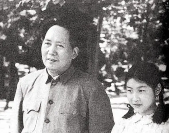 In 1959, when Li Min got married, Chairman Mao went out on business. Li ...