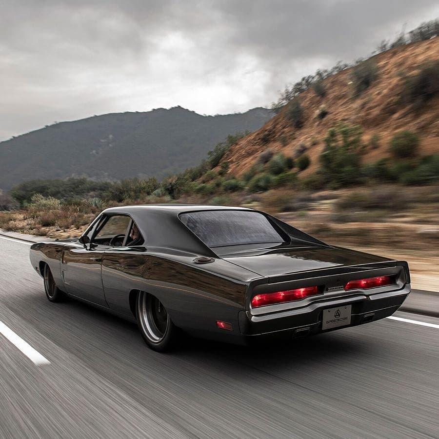1970年的道奇charger evolution,全车身碳