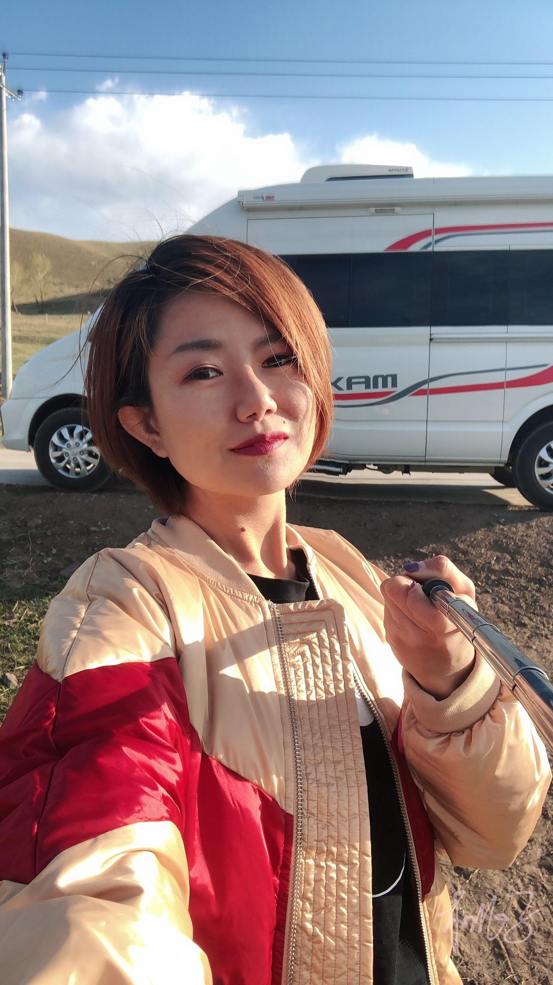 桃子君房车单人自驾第三天,吃完早饭去景区看看,这边比北京冷好