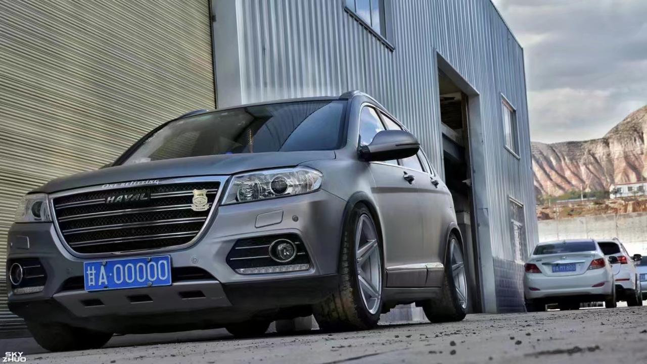 来自甘肃兰州的长城哈弗h6车友的改装案例低趴的suv酷酷的