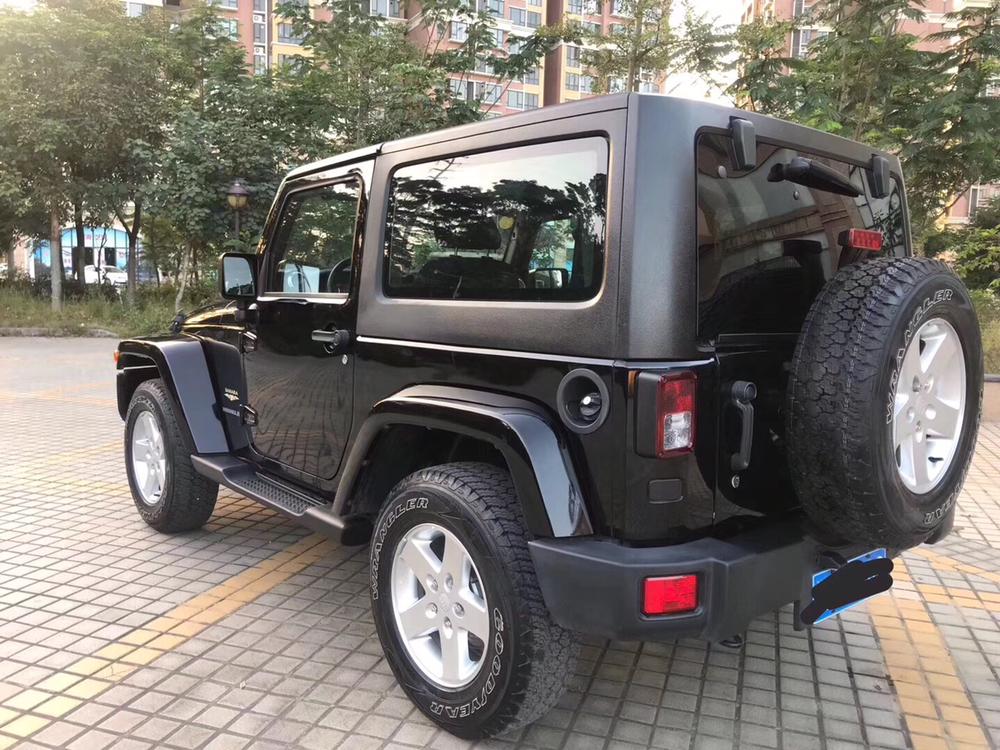 特价十来万准新纯16年克莱斯勒牧马人撒哈拉3.6l,原漆黑