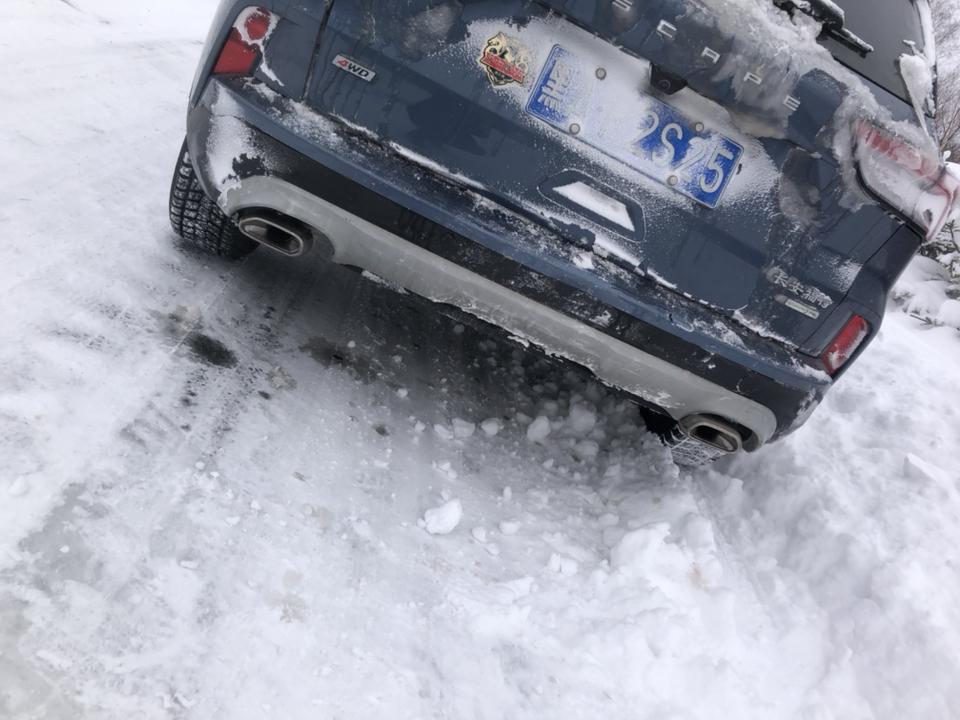 雪地追尾图片图片