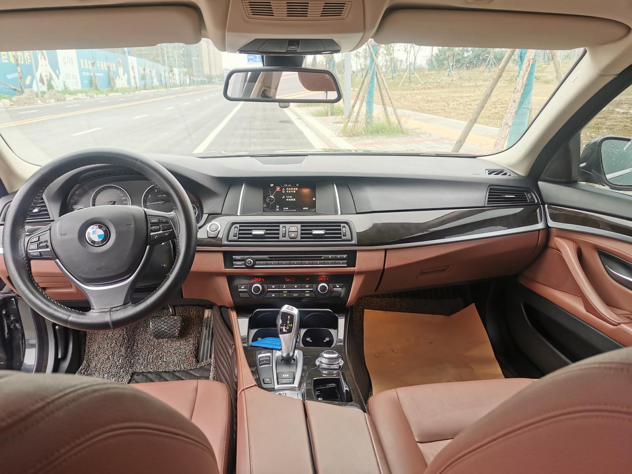 17款宝马525领先型 少许补漆 私家一手 车况精品 内饰嘎嘎新2021-09