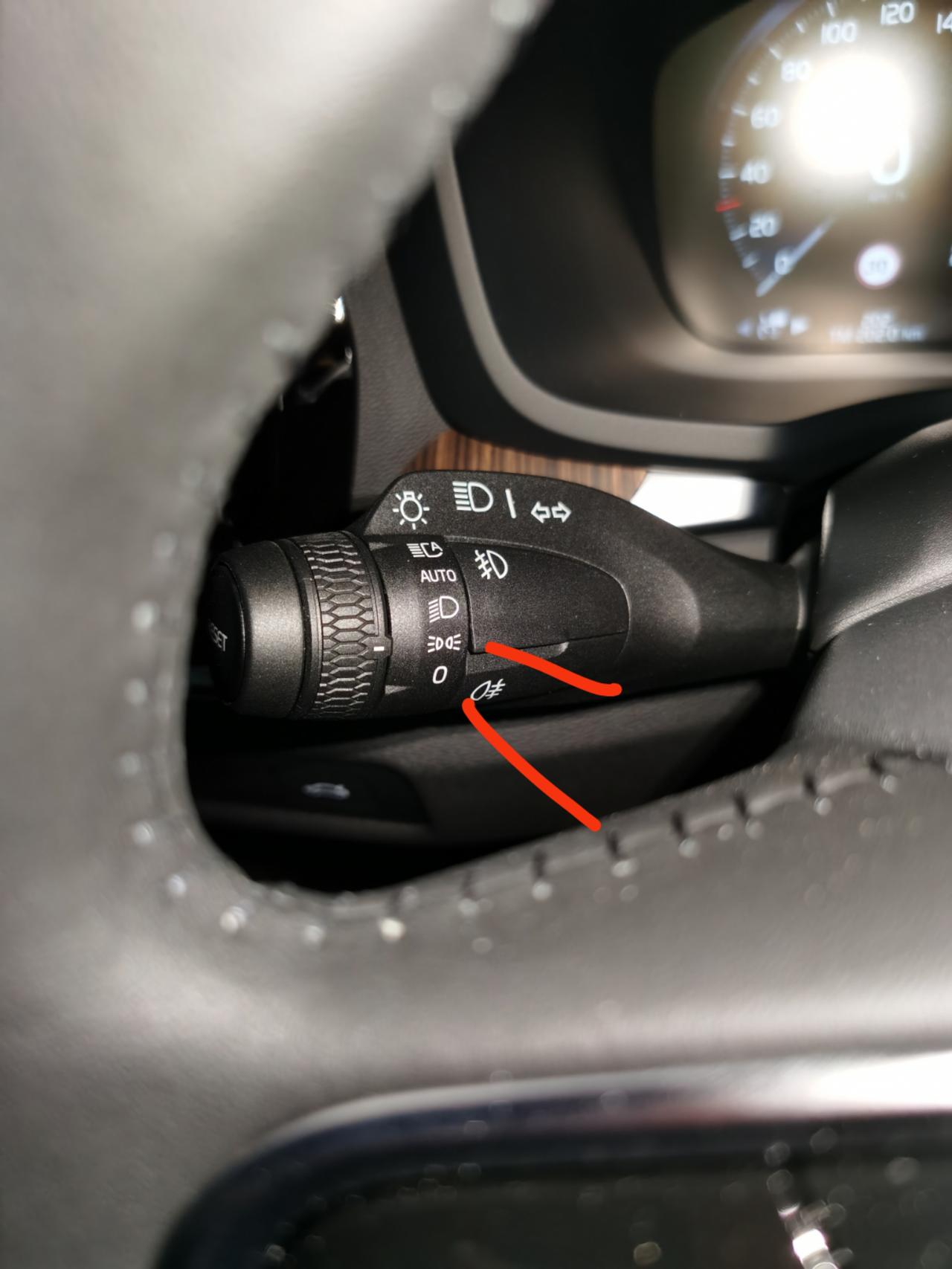 咨询各位一个车灯问题