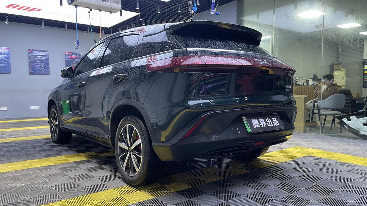 小鹏g3全车改色贴膜超亮金属祖母石绿