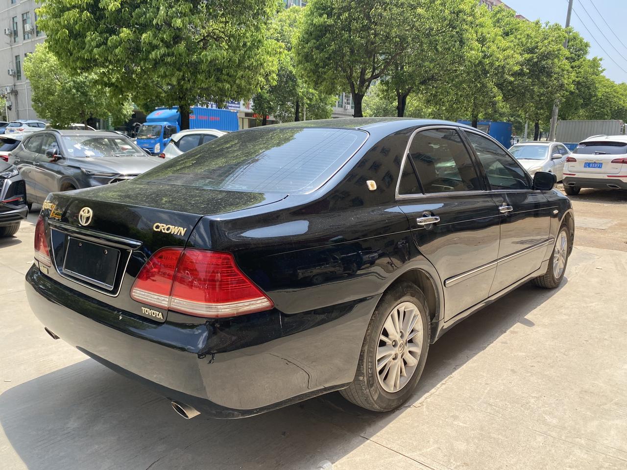 07年金标丰田皇冠2.5 v6后驱,车况靓,无水泡 无火烧