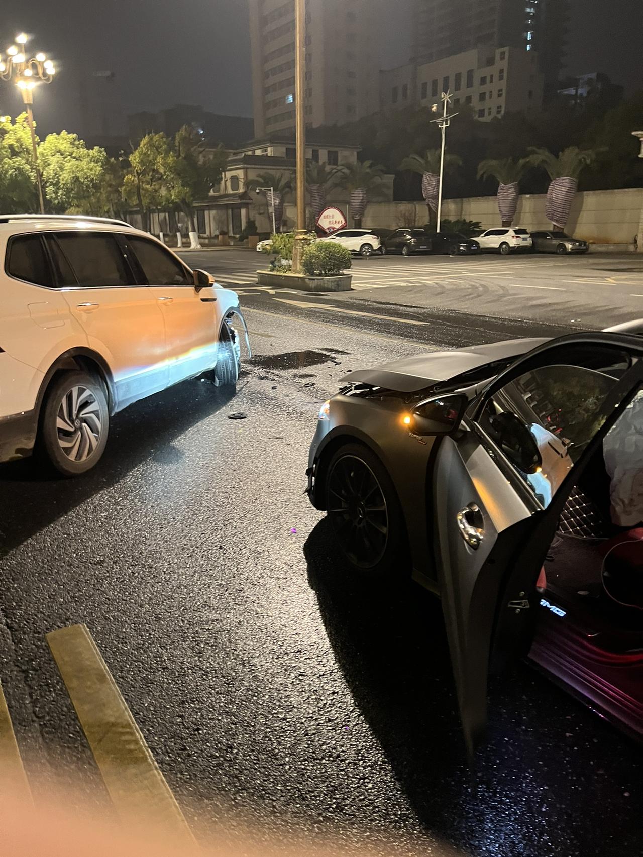 a35l撞车_奔驰a级amg车友圈_阿sea_懂车帝