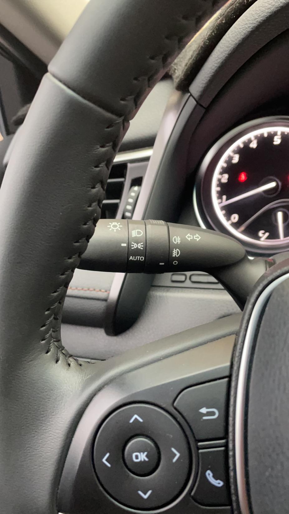 凯美瑞自动大灯