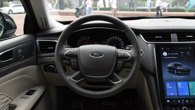 近3秒的动力差别，林肯Z是加强版的福特金牛座吗？