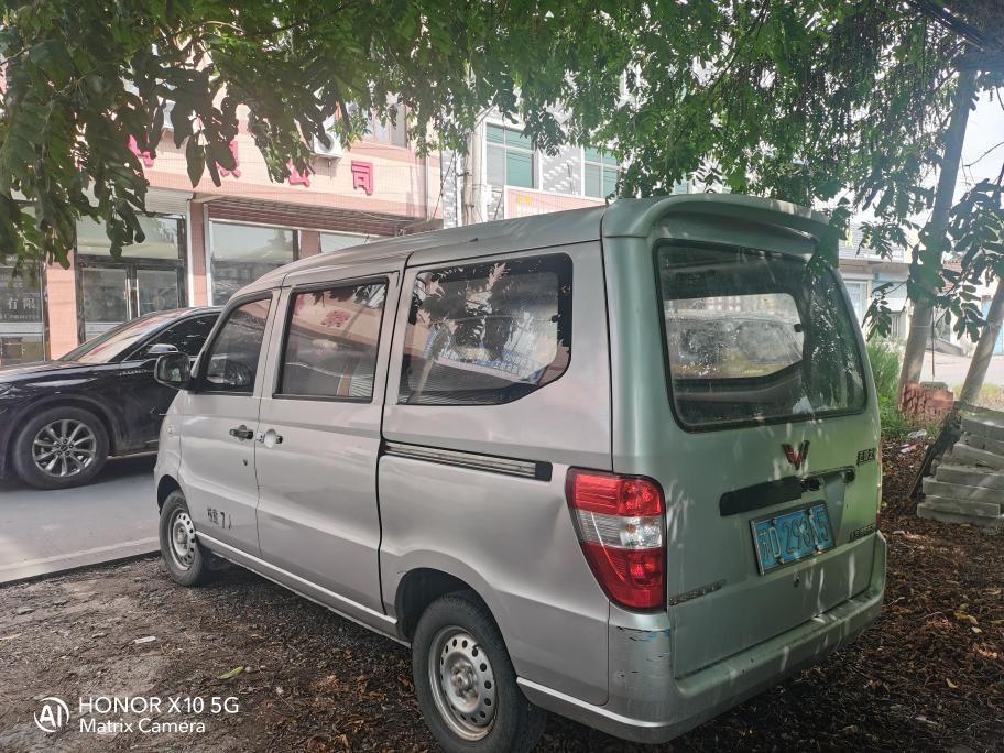 13年新五菱之光6390qf个人一手车目前跑了105000