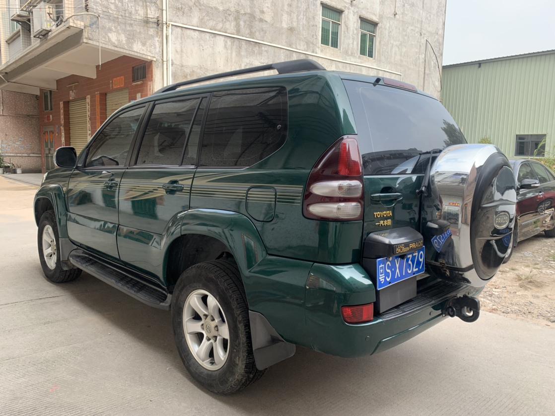 03年普拉多2700军绿色