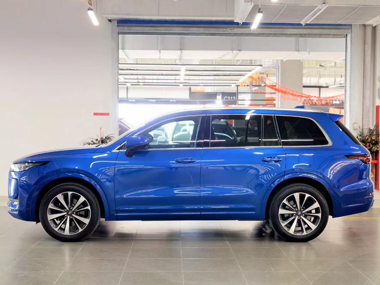 20年理想one蓝色7座精品车