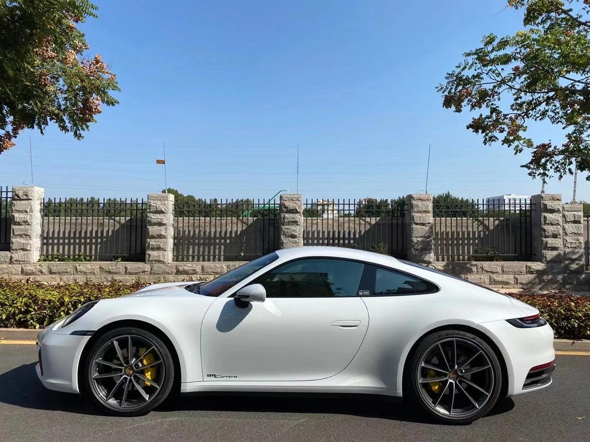 新到2021年上牌保时捷卡雷拉992,7千公里,原版原漆!选