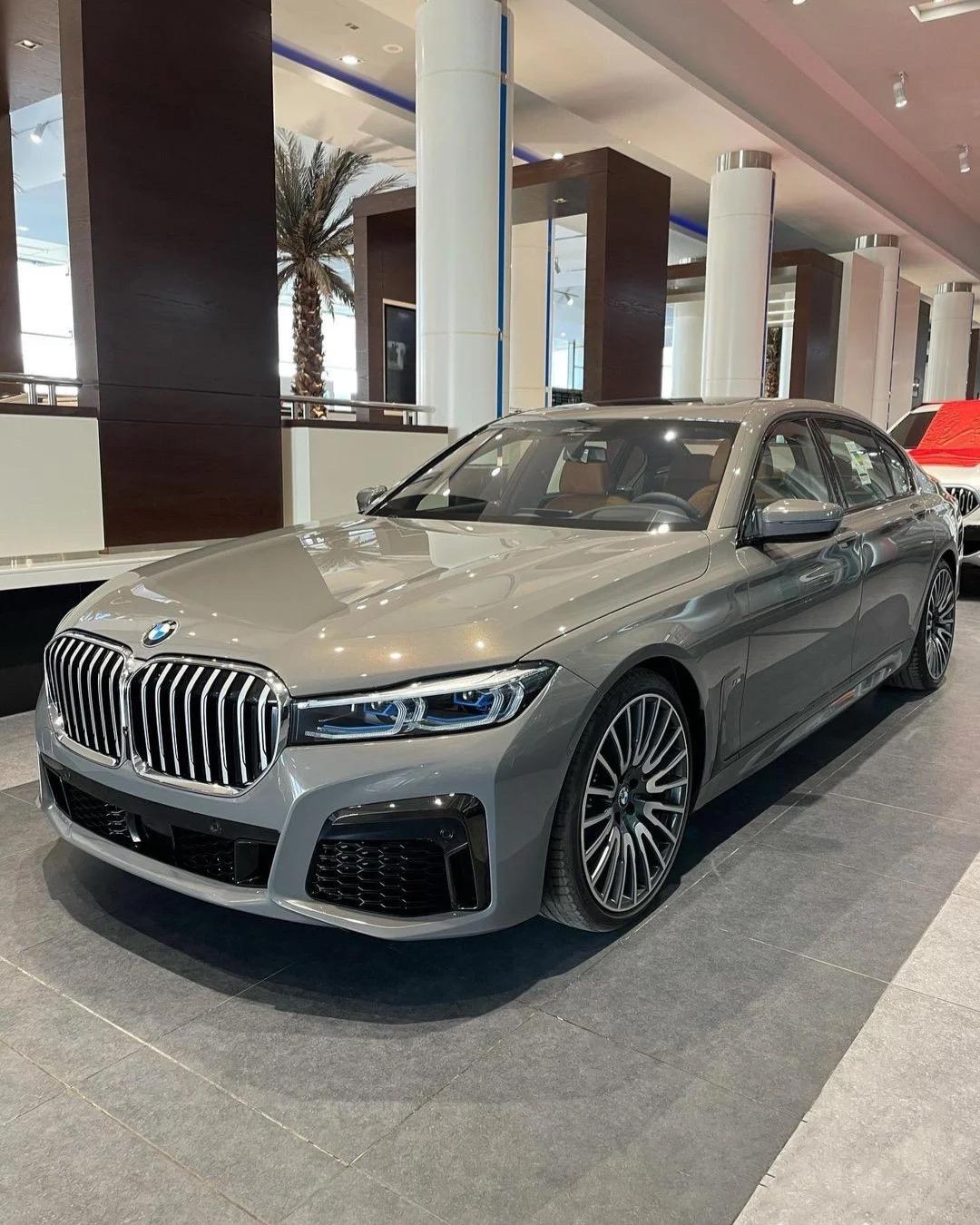 全新bmw 7系 阔境人生 贝尔尼纳灰_宝马7系车友圈_懂车帝