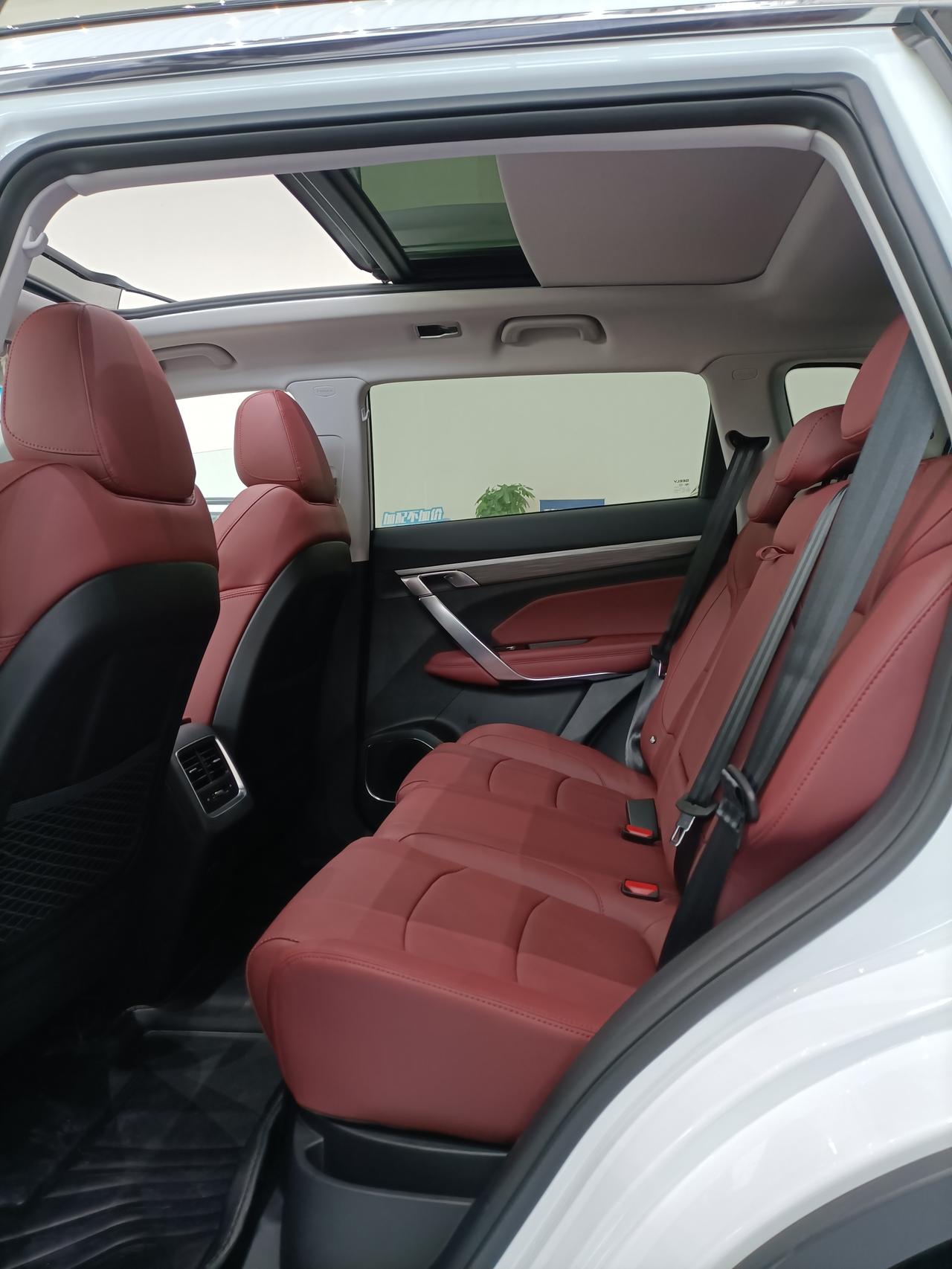 空间大动力足博越x