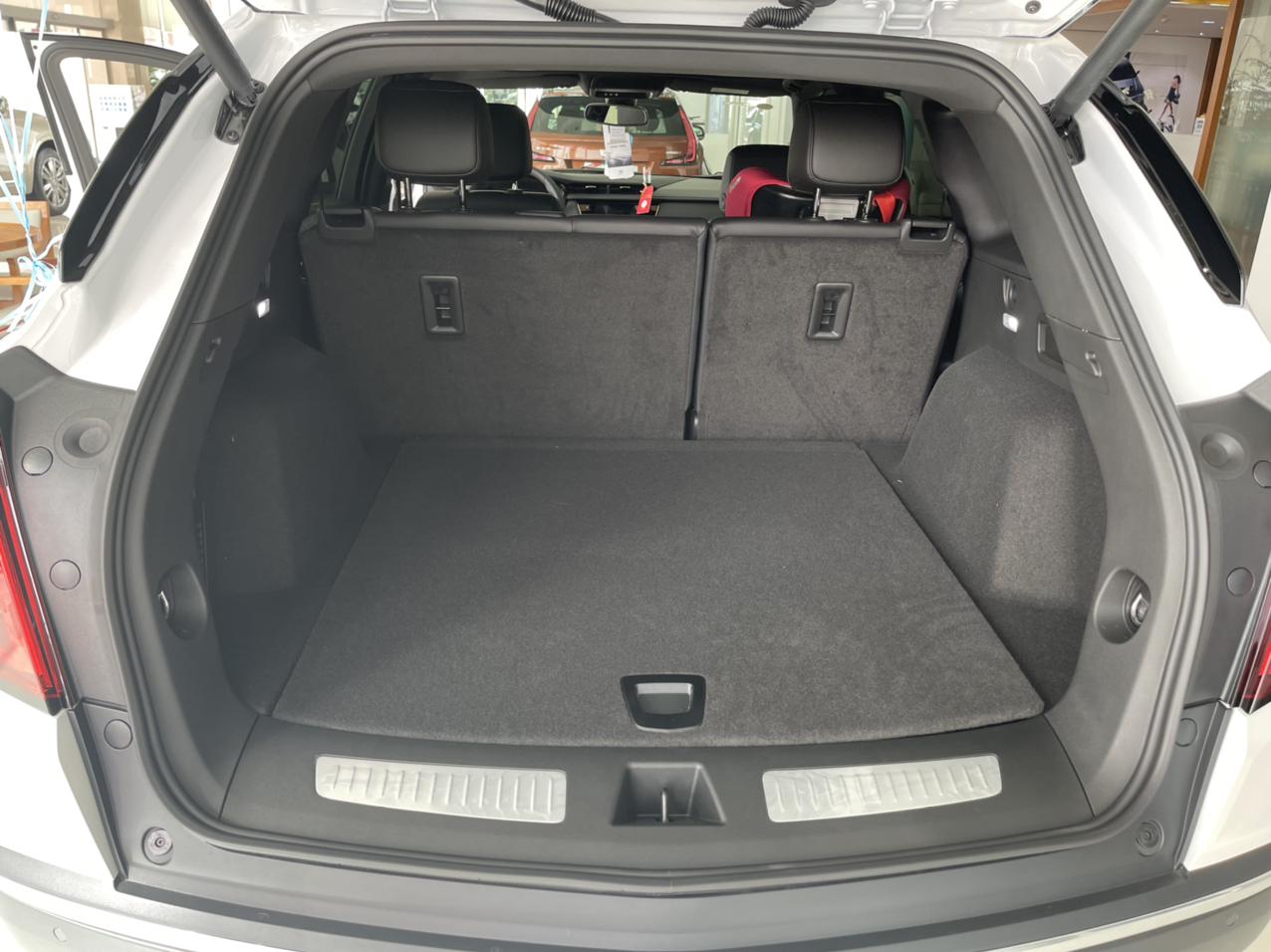 xt5后备箱空间_凯迪拉克ct5车友圈_通孚祥凯迪拉克孙雨馨_懂车帝